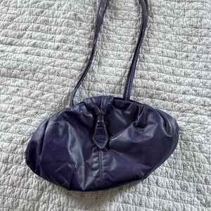 Vintage 80s Purple faux leather Shoulder Bag with clam Shape and Long Handles